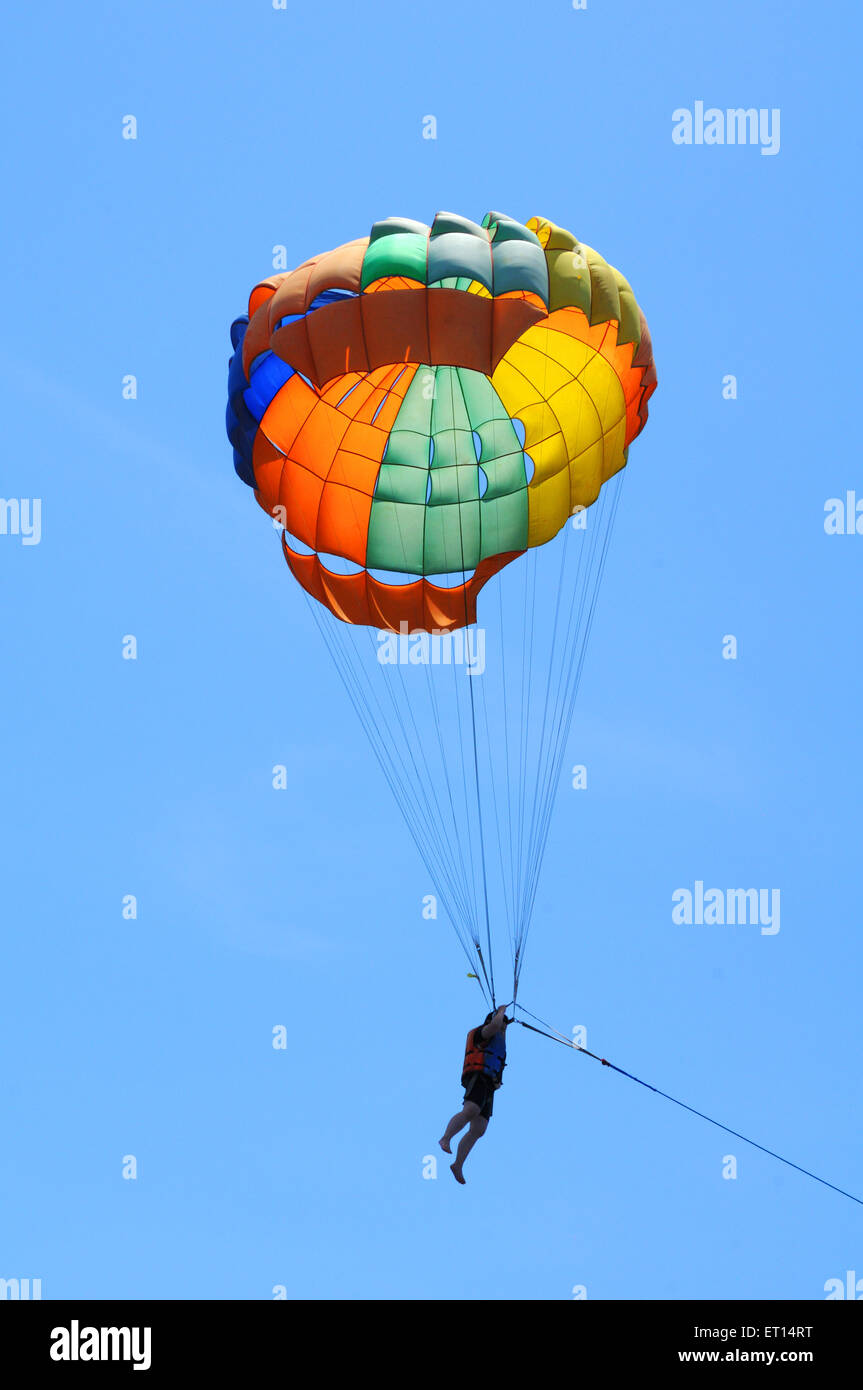 Parachute ascensionnel, parapente, paraskiing, parakite, activités récréatives, Île de Pattaya, Thaïlande, Asie Banque D'Images