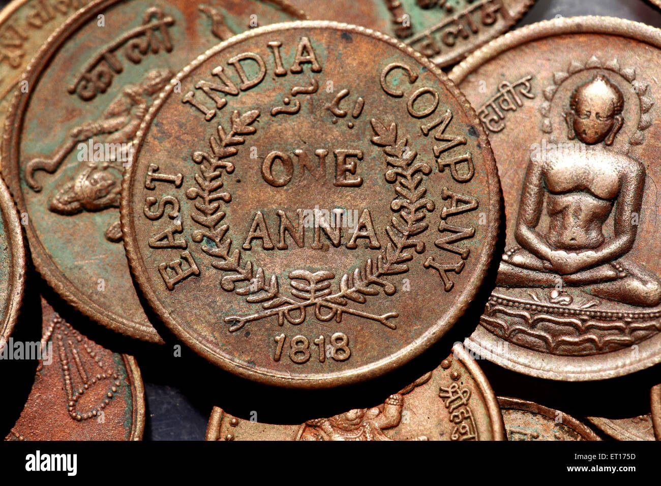 Une Anna East India Company pièce ancienne pièce de monnaie antique pièce de monnaie ronde pièce de monnaie en laiton 1818 Banque D'Images