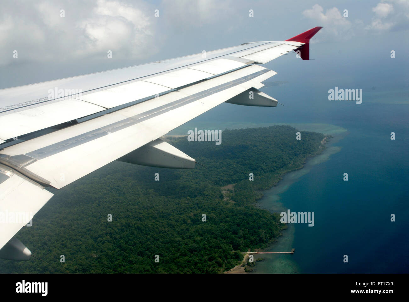 Vue aérienne de l'aile d'avion et de l'Inde ; Port Blair Banque D'Images