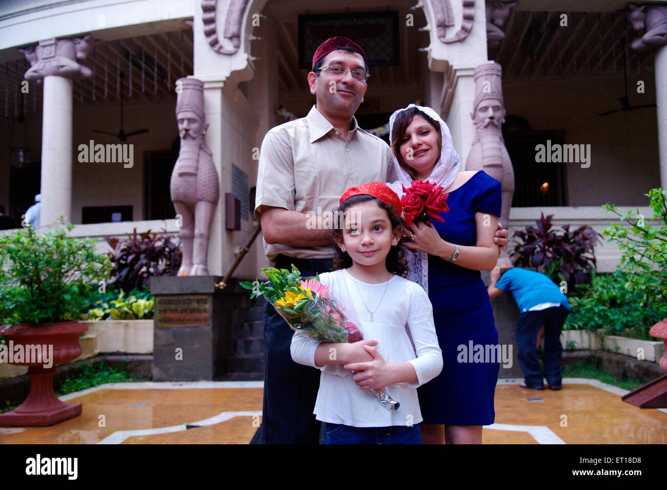 En face de la famille Parsi Parsi Agiary Mumbai Inde - M.# 784P&Q&R Banque D'Images