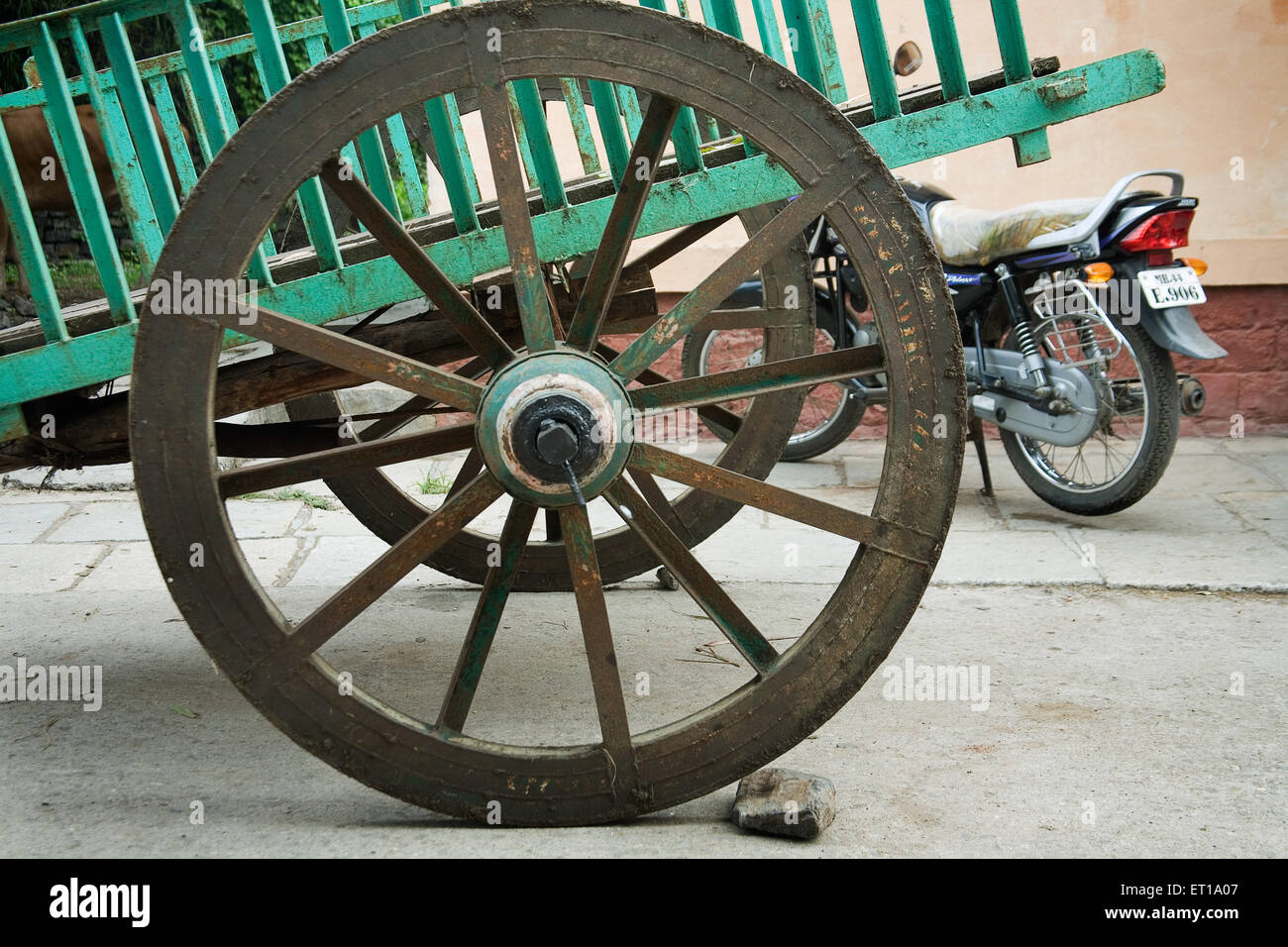 roue de chariot bullock ; Nandur ; Marathwada ; Maharashtra ; Inde Banque D'Images