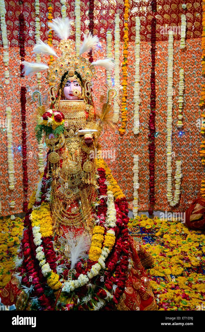 Idole d'Dheenga Gavar avec de lourdes bijoux à Nayapura Dheenga à l'occasion du festival Jodhpur Rajasthan Inde Gavar Banque D'Images