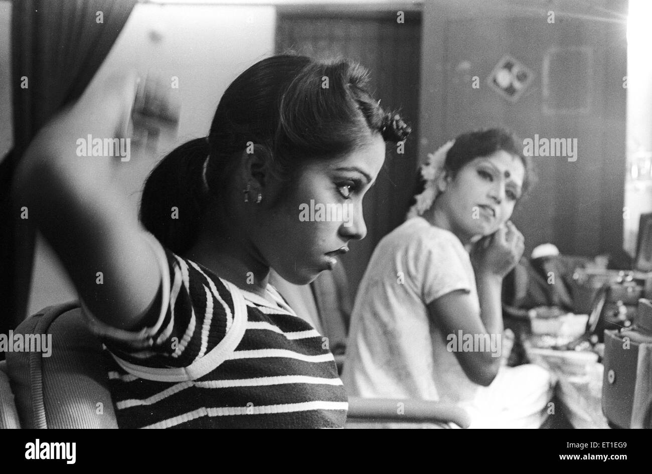 Lavani faisant de l'artiste composent ; Modnib ; Maharashtra Inde ; PAS DE MR Banque D'Images