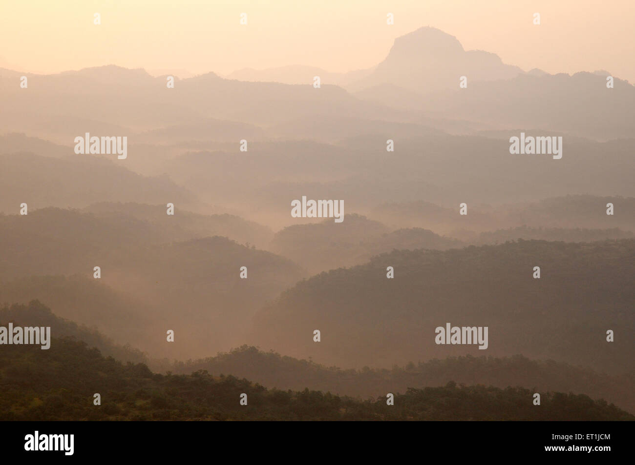 Collines de satpura ; Dhoopgarh ; Pachmarhi ; Madhya Pradesh ; Inde 2 Octobre 2008 Banque D'Images