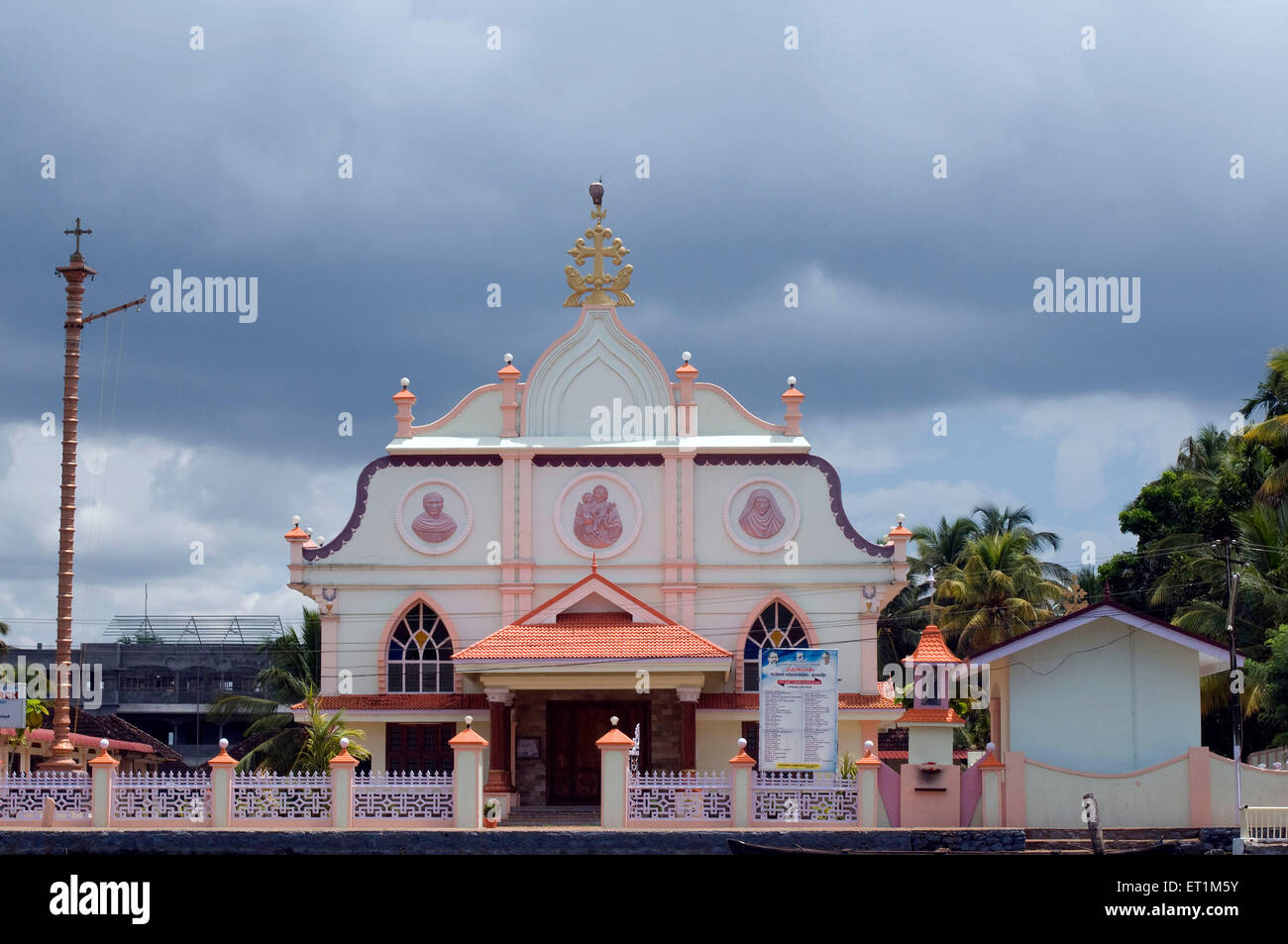 L'église St Joseph Nedummudy Alleppey backwaters Kerala Inde Asie Banque D'Images