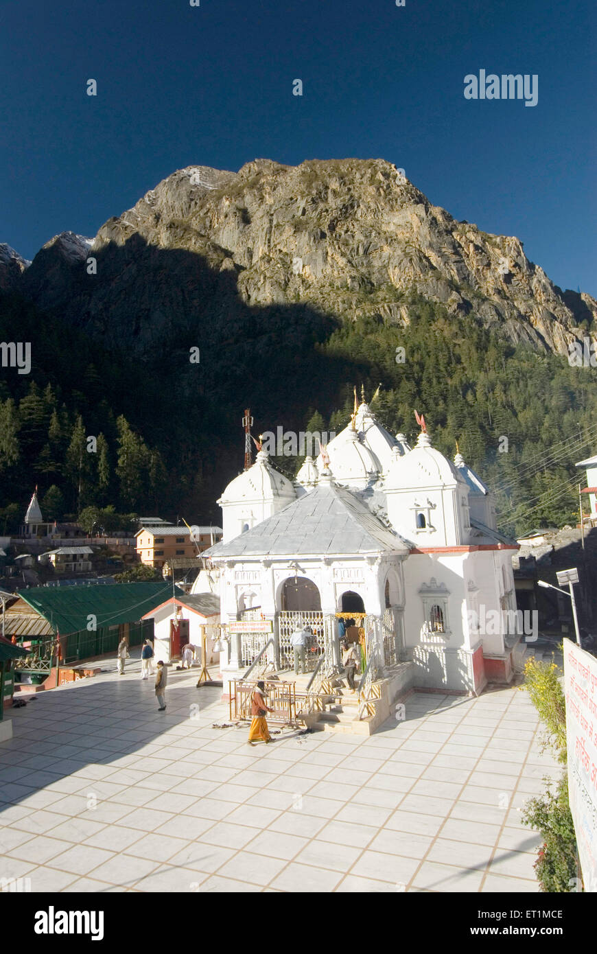 Temple de la rivière ganga devi à Gangotri dans matin ; temps ; d'Uttaranchal Inde Banque D'Images