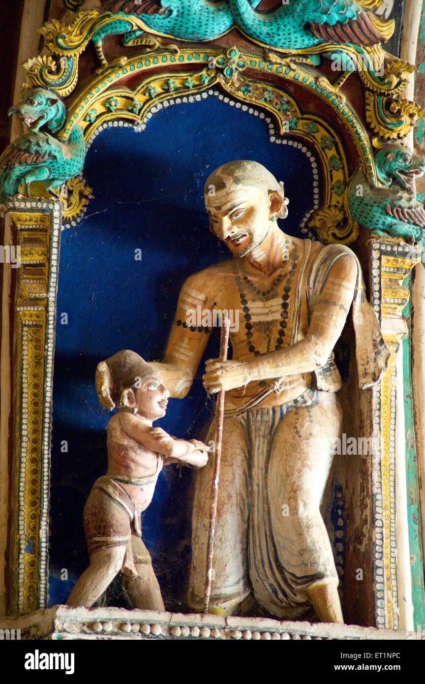 Divinités mythologiques détails en stuc à Thanjavur ; hall darbar maratha palace ; Tamil Nadu Inde ; Banque D'Images