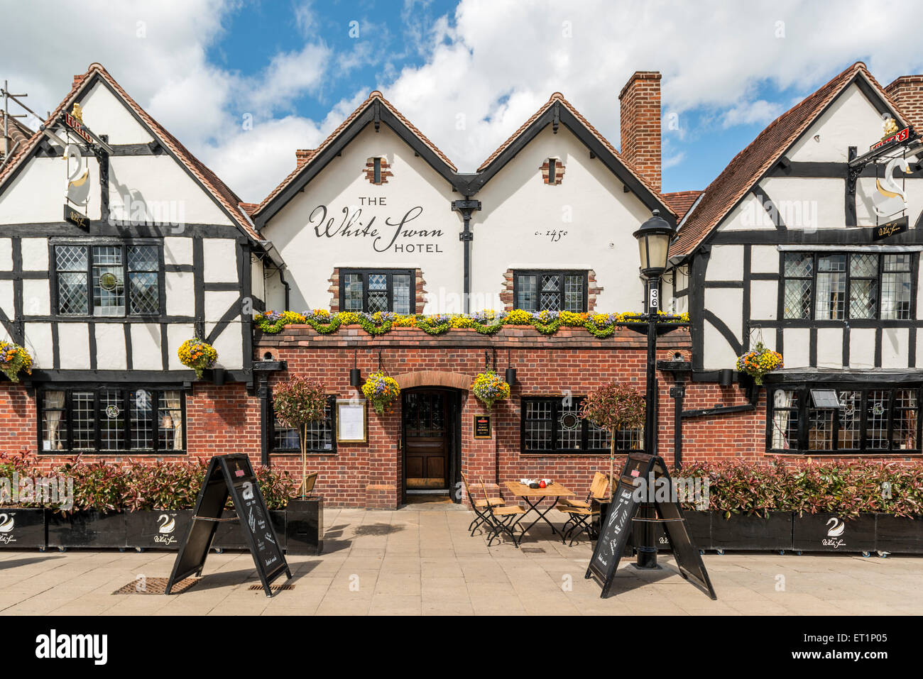 Le White Swan est un hôtel à Stratford upon Avon, en Angleterre et est géré par Fuller's Brewery. Banque D'Images