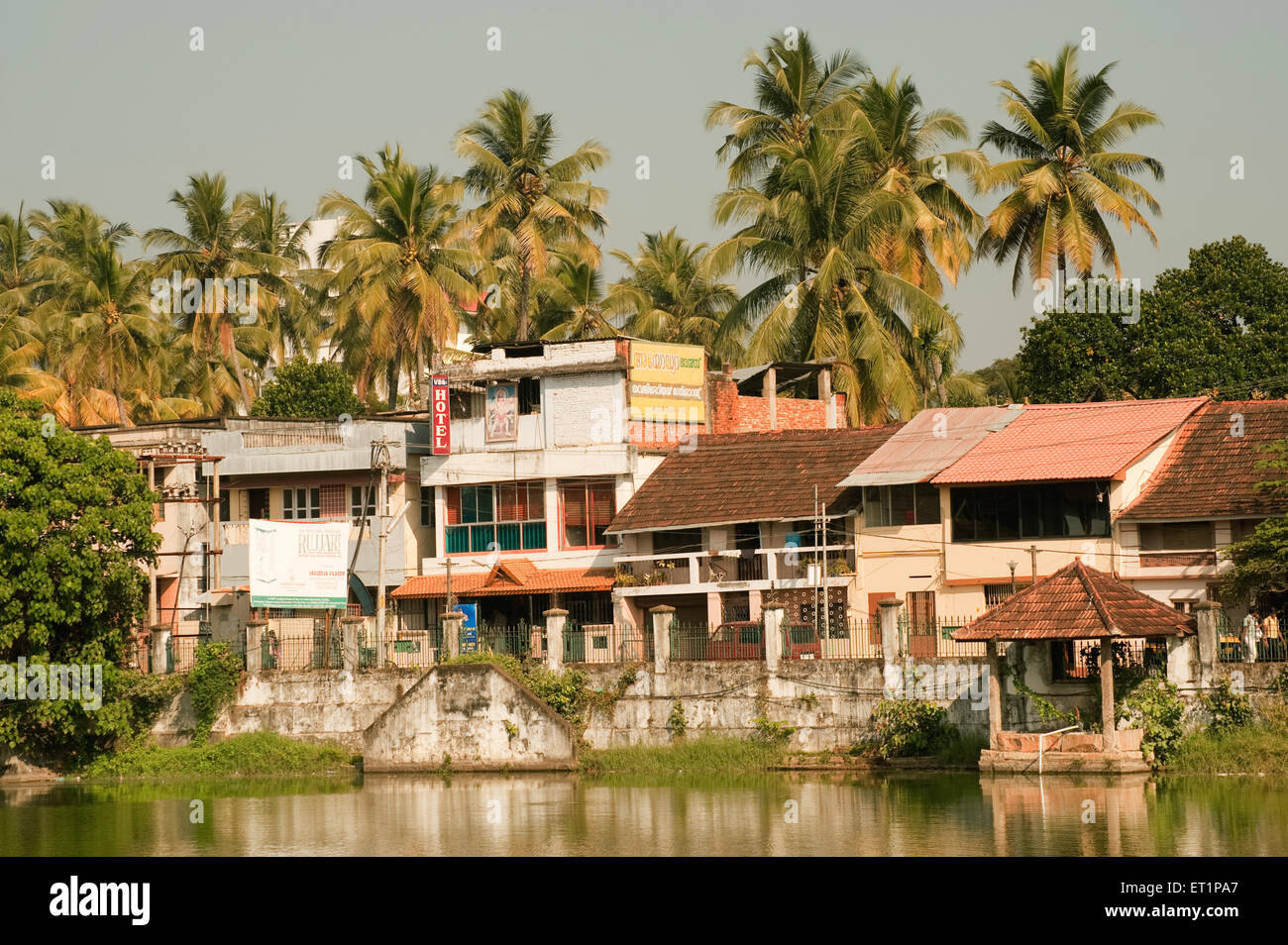 Maisons près du temple de Sree Padmanabhaswamy ; Trivandrum ; Thiruvananthapuram ; Kerala ; Inde ;Asie Banque D'Images