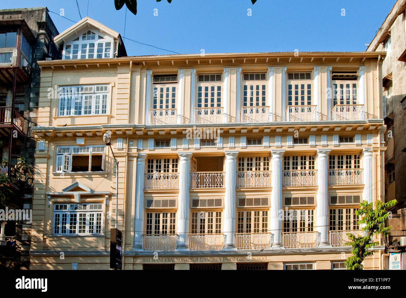 Bai manekbai nowrosji gamudia à l'école de filles de parsi marin ; lignes ; Bombay Mumbai Maharashtra ; Inde ; Banque D'Images