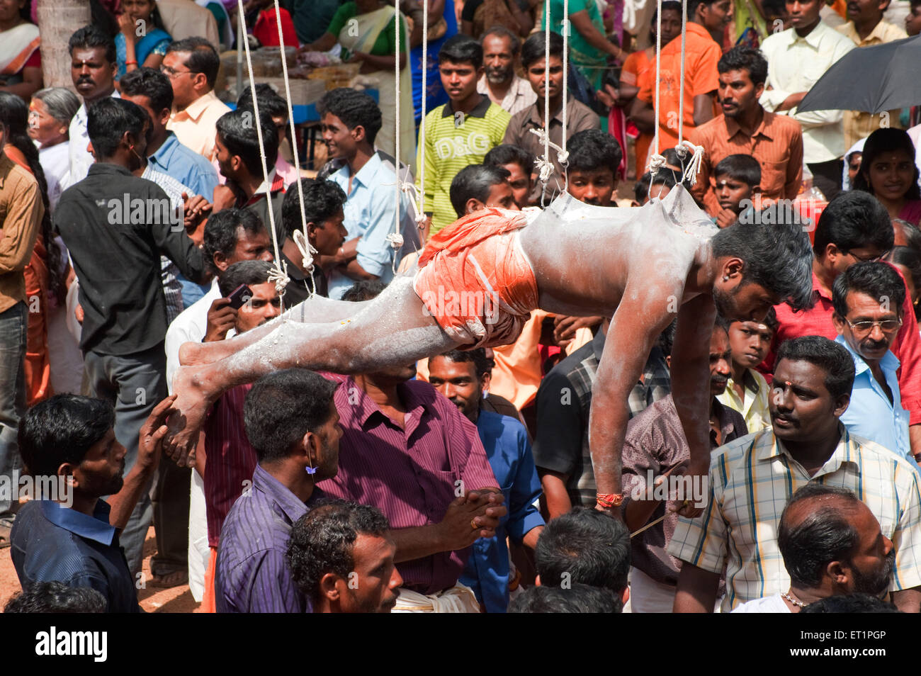 Festival de Thaipusam, festivals de Thaipoosam, festival hindou, rituel de repentance, peau perçante, acte de dévotion, Kerala, Inde, festival indien Banque D'Images Festival de Thaipusam, festivals de Thaipoosam, festival hindou, rituel de repentance, peau perçante, acte de dévotion, Kerala, Inde, festival indien Banque D'Images