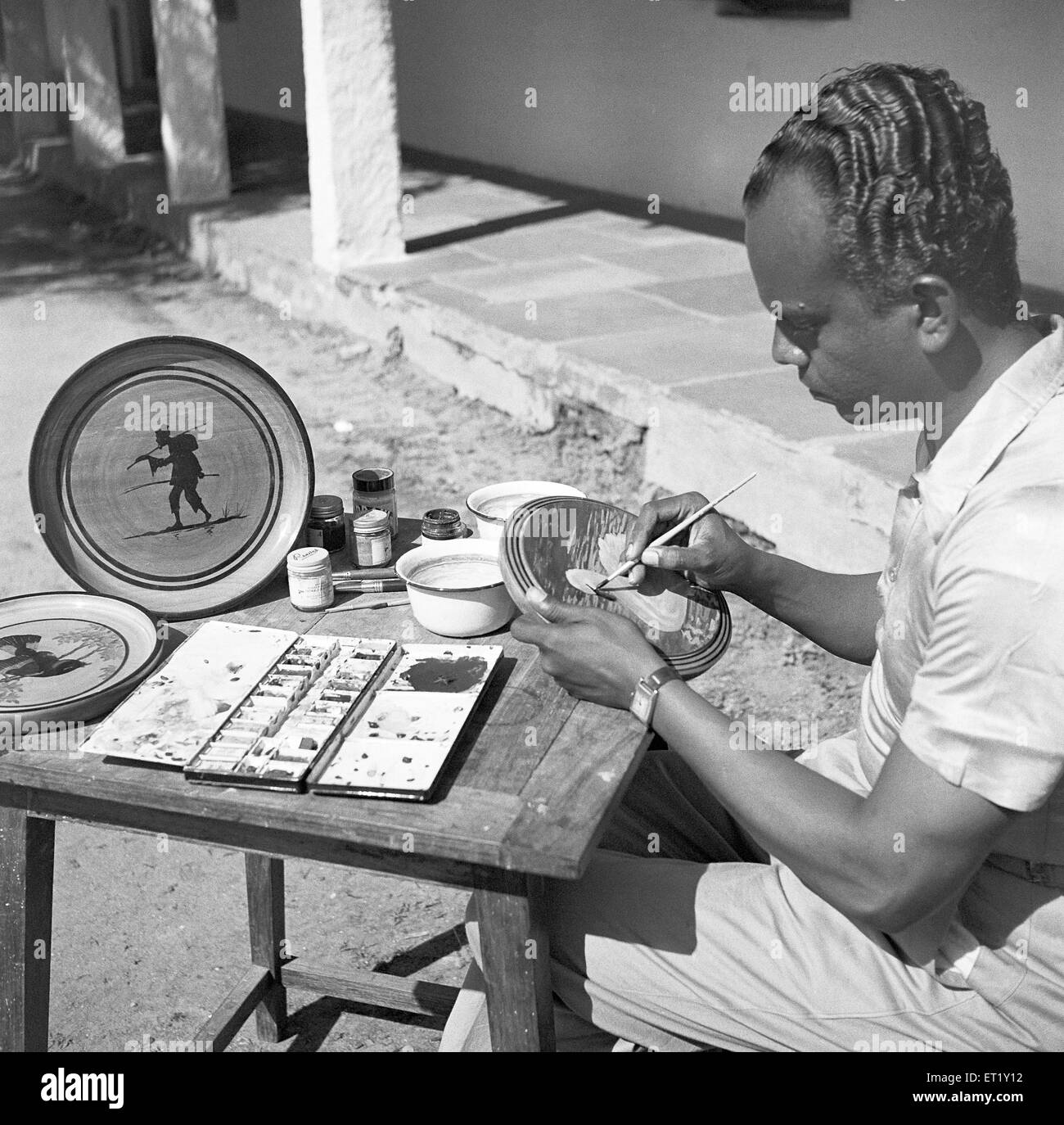 Homme peinture laque jouets ; Channapatna ; Karnataka ; Inde ; Asie ; ancien millésime 1900 Banque D'Images