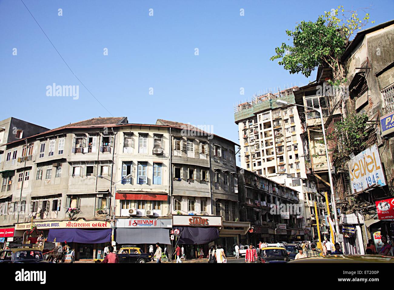 La construction de logements en zone urbaine de masse à C. P. ; route ; route Charni Bombay Mumbai Maharashtra ; Inde ; Banque D'Images