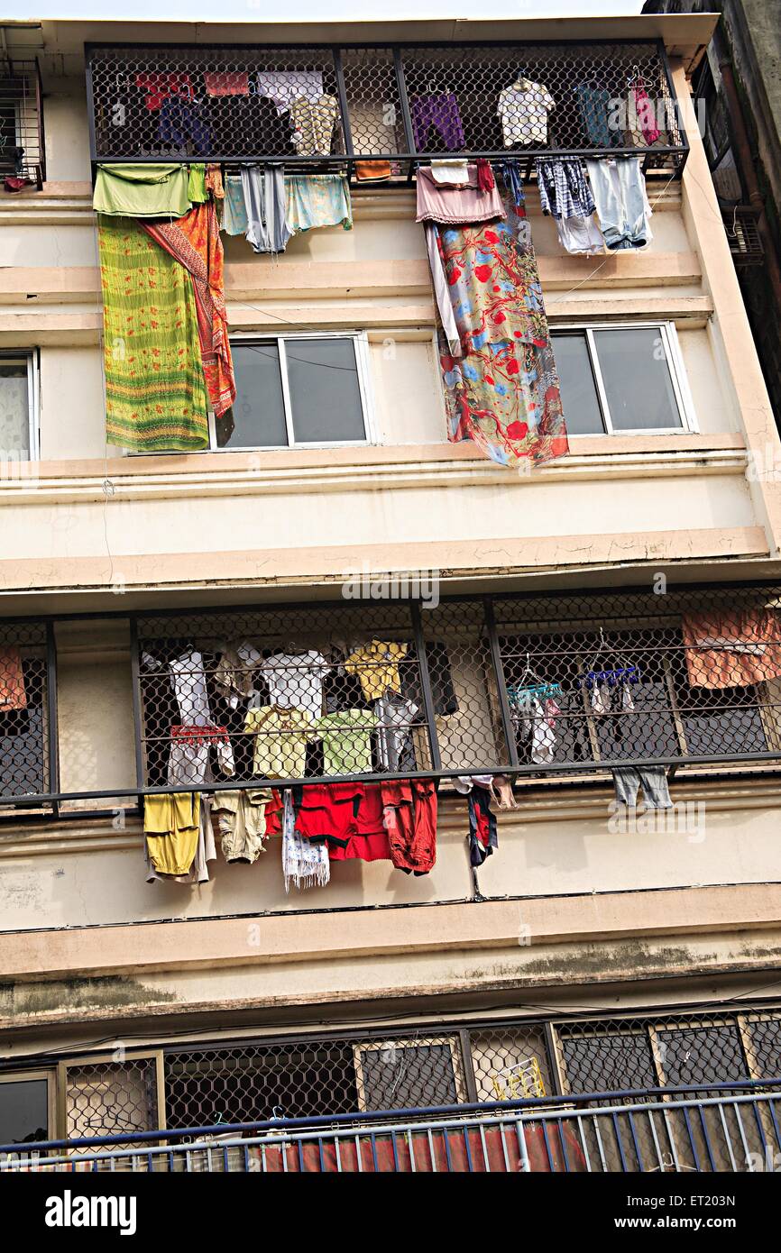 Vieux bâtiment ; séchage de vêtements ; route Charni ; Bombay ; Mumbai ; Maharashtra ; Inde ; Asie ; Asie ; Indien Banque D'Images