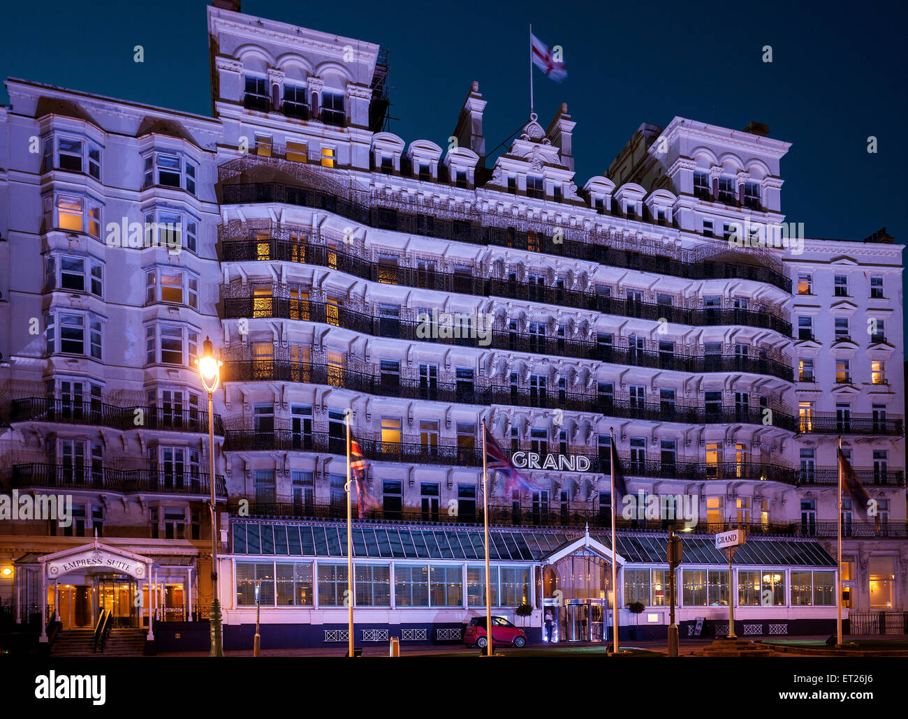 Le Grand Hotel Brighton est éclairée la nuit Banque D'Images