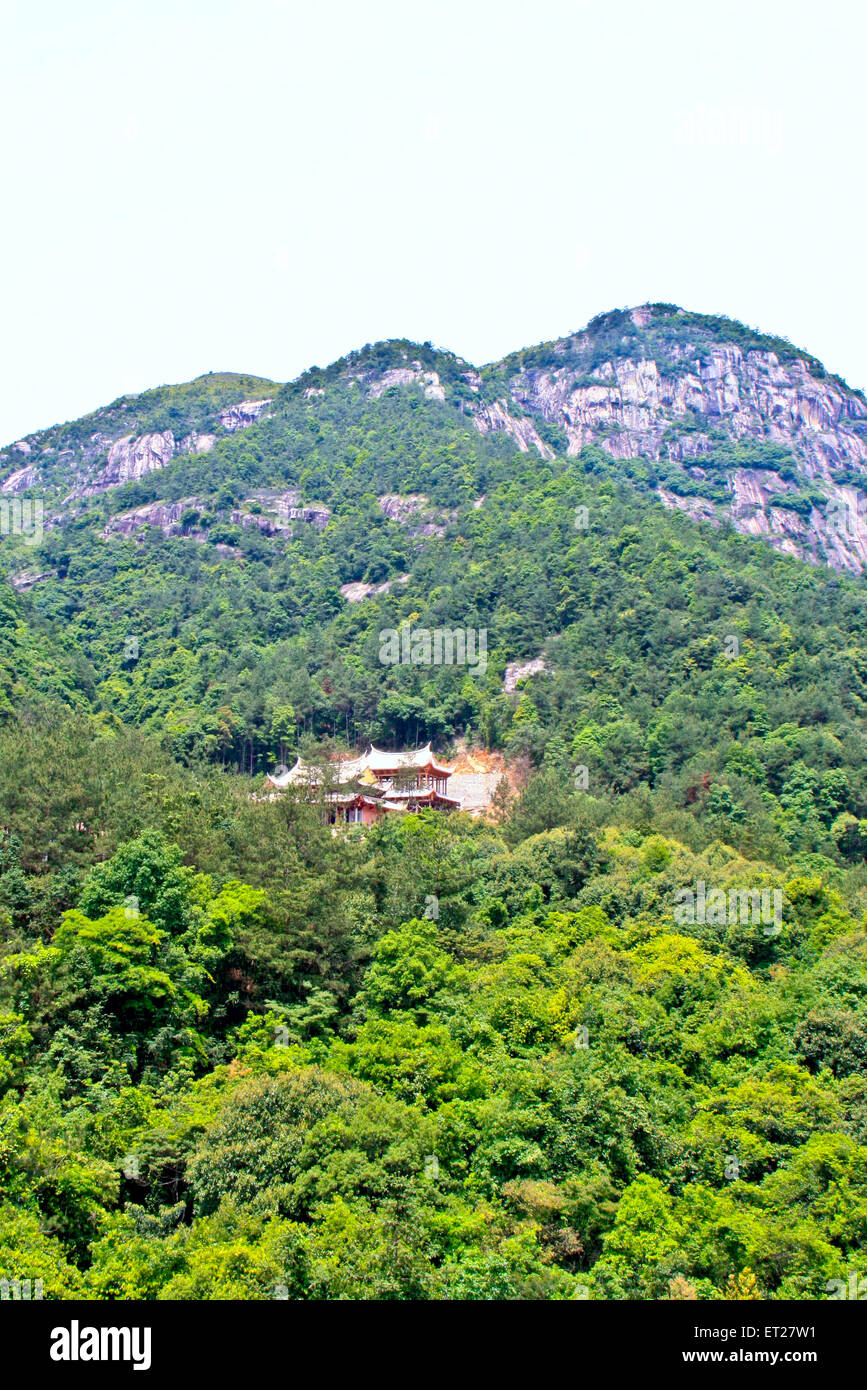 Wuyi mountain peaks inhabituelle. Banque D'Images