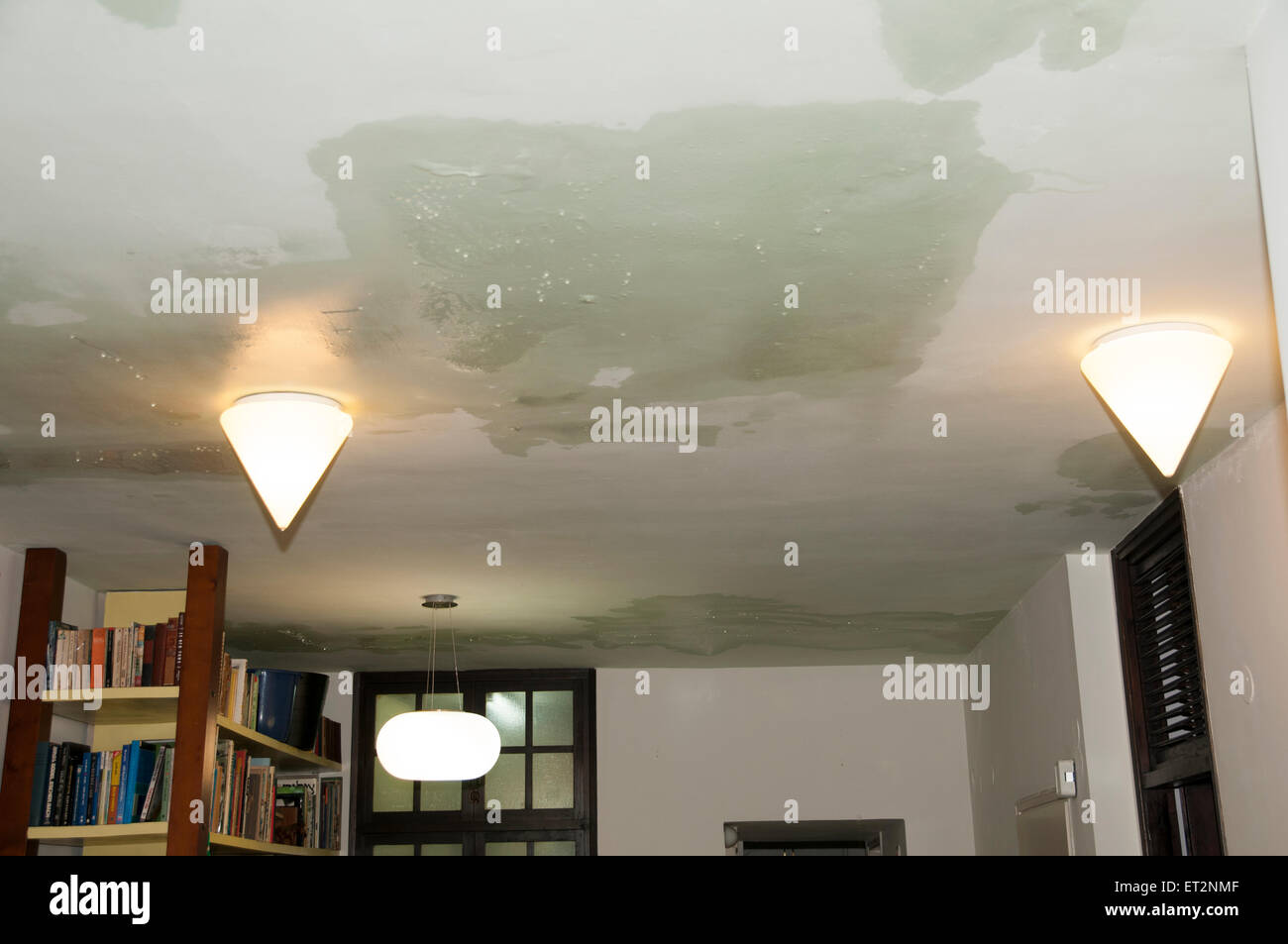 Leaking ceiling Banque de photographies et d’images à haute résolution Alamy