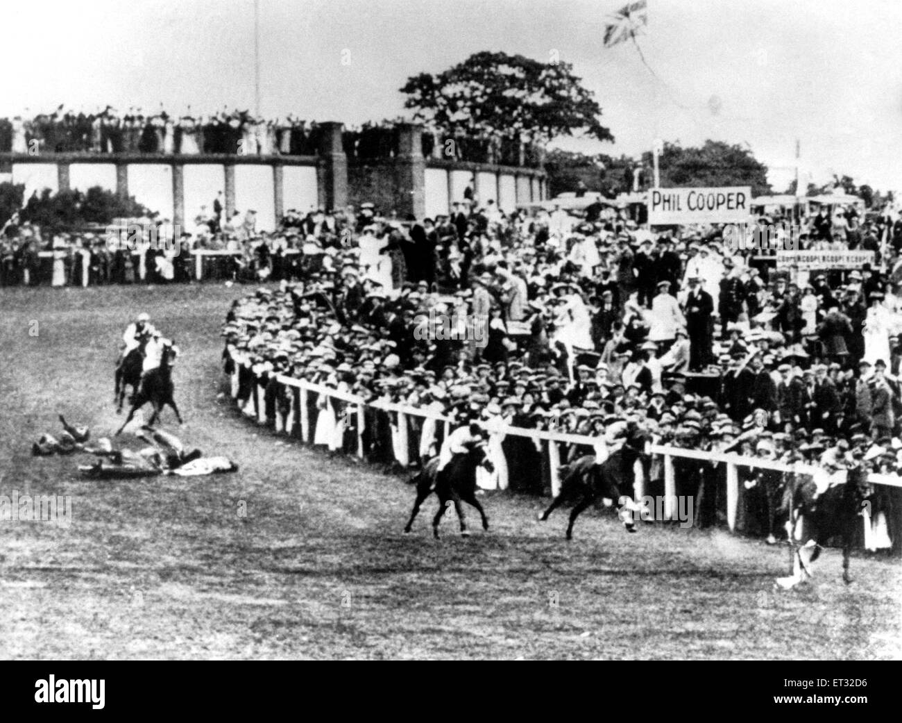 Suffragette Emily Davidson a tenté d'arrêter le cheval du roi George V 'Anmer' au Derby d'Epsom, 4e juin 1913. Banque D'Images