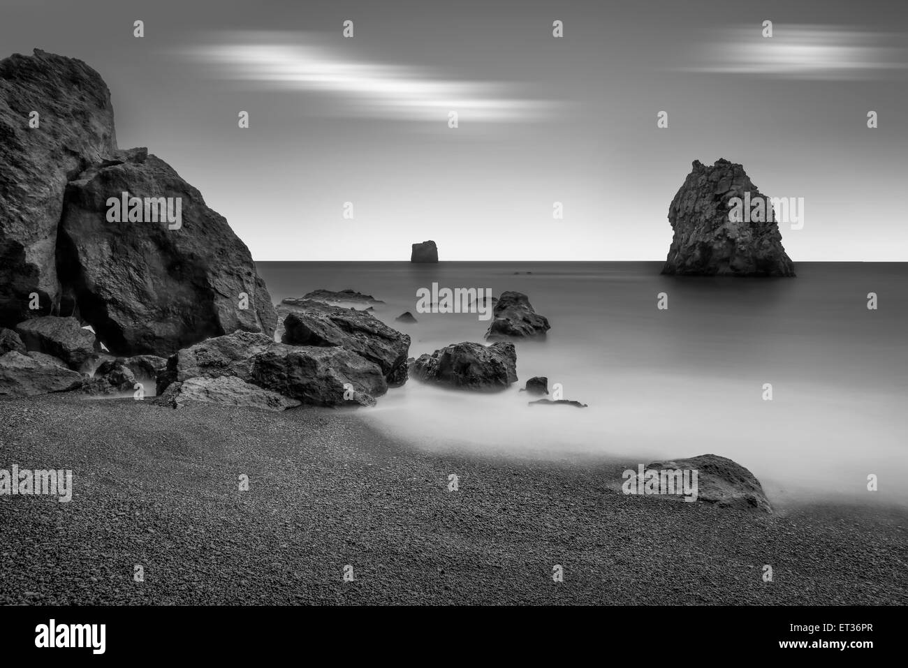 Dans basaltiques de l'océan, Dyrholaey, Islande Banque D'Images