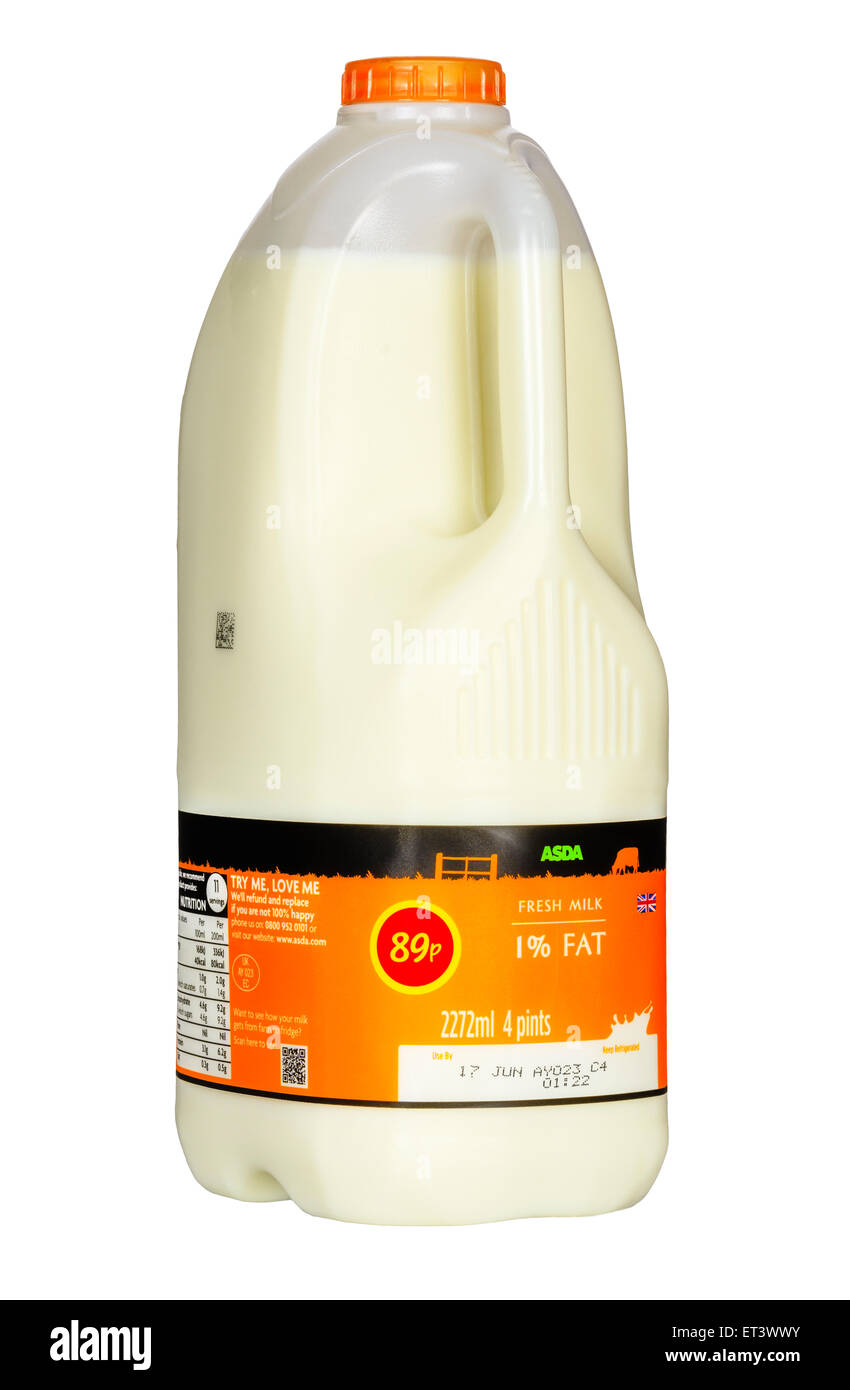 Une bouteille de plastique rose 4 1 % de matière grasse du lait d'Asda, sur un fond blanc. Banque D'Images