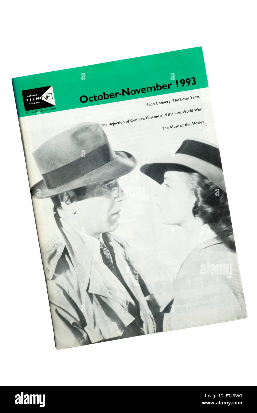 Brochure pour la saison de films au National Film Theatre. Page montre Humphrey Bogart et Ingrid Bergman dans un alambic de Casablanca. Banque D'Images