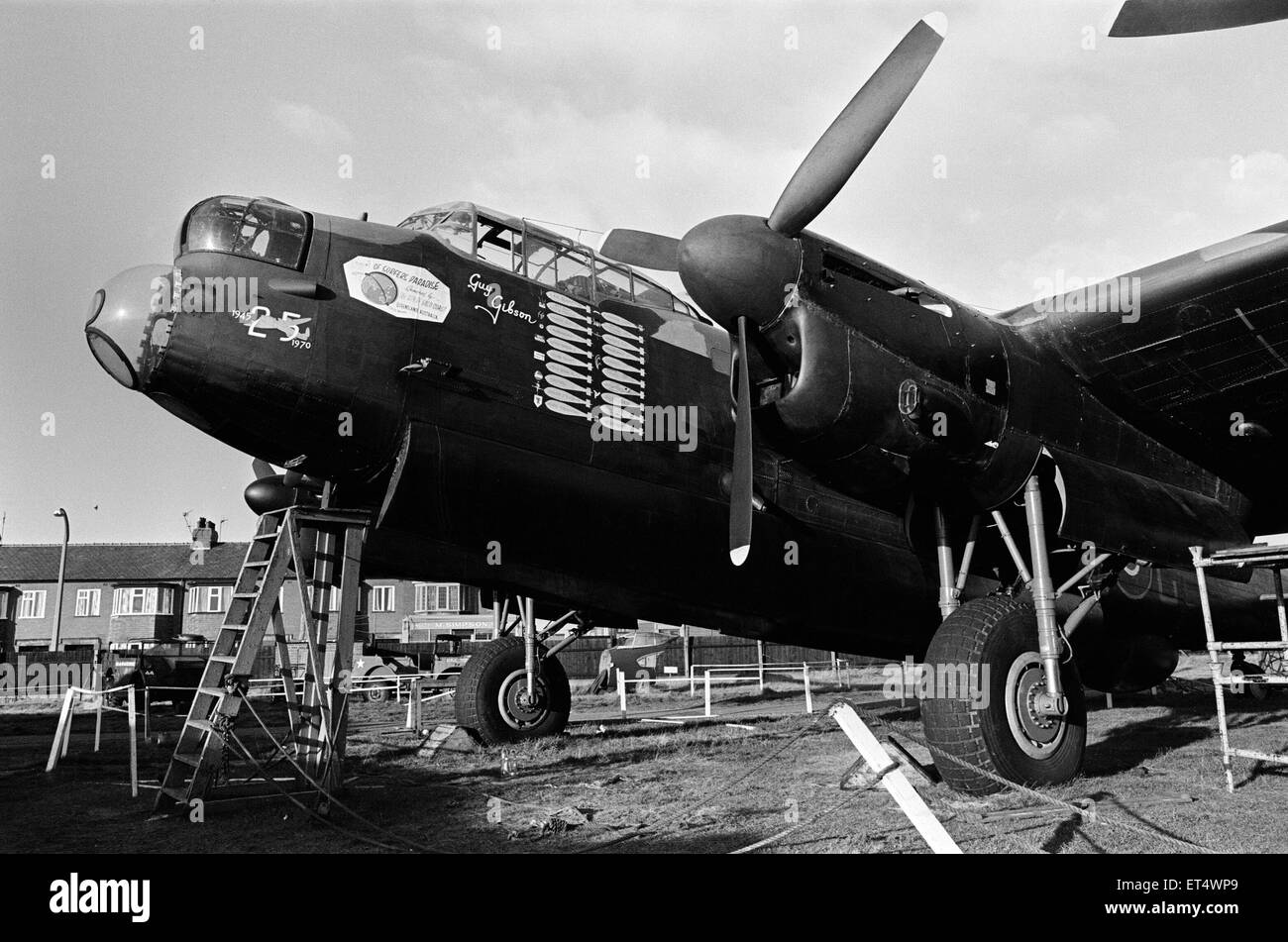 Le célèbre bombardier Avro Lancaster photographié à Blackpool. 19 novembre 1971. Banque D'Images