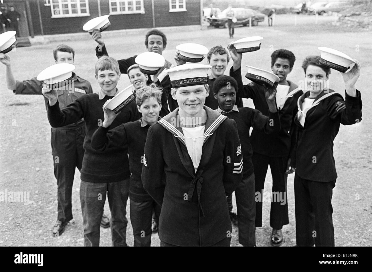 Chapeau à l'officier des cadets Michael Locke - qui a remporté les honneurs sur la terre ferme lorsqu'il a pris part à une compétition de cross-country les cadets contre du Yorkshire. Le 16-year-old Huddersfield Sea Cadet, de Golcar, a d'abord dans le premier commerçant indiv Banque D'Images