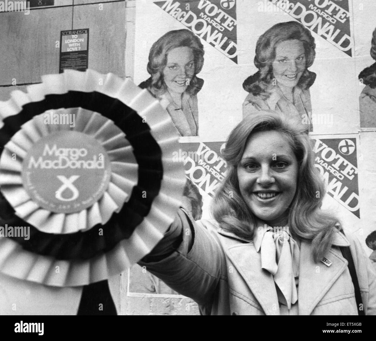 Margo MacDonald pour le candidat nationaliste écossais Govan élection partielle qu'on voit ici deux jours avant son succès électoral que plus tourné la sûreté du travail siège. 5 novembre 1973 Banque D'Images