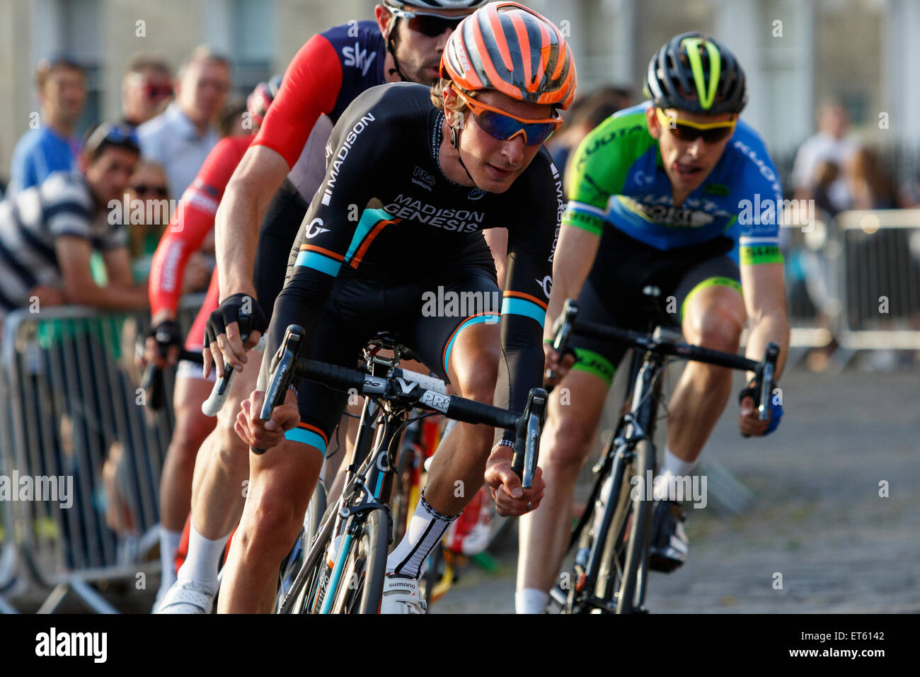 Bath, Royaume-Uni, 11 juin, 2015. L'équipe de Genesis Madison sur la photo lors de la dernière course en baignoire venir haut de le classement par points et gagner la Série Pearl Izumi Tour après avoir remporté la compétition par équipe à la dixième et dernière ronde à Bath. Credit : lynchpics/Alamy Live News Banque D'Images