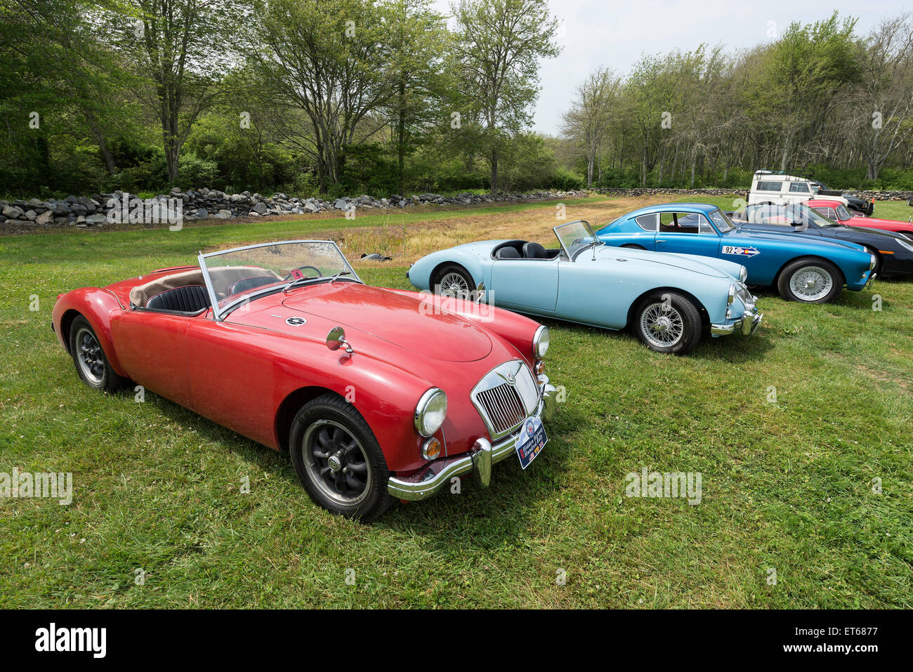 Autos à une exposition de voiture Banque D'Images