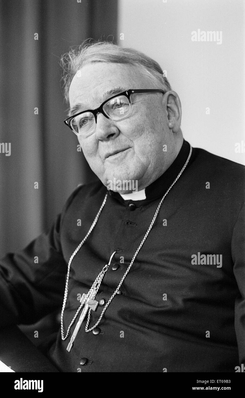Le docteur Patrick Dwyer, l'Église catholique romaine, archevêque de Birmingham, illustré, 22 décembre 1975. Le docteur Patrick Dwyer alias G P Dwyer, George Patrick Dwyer. Banque D'Images