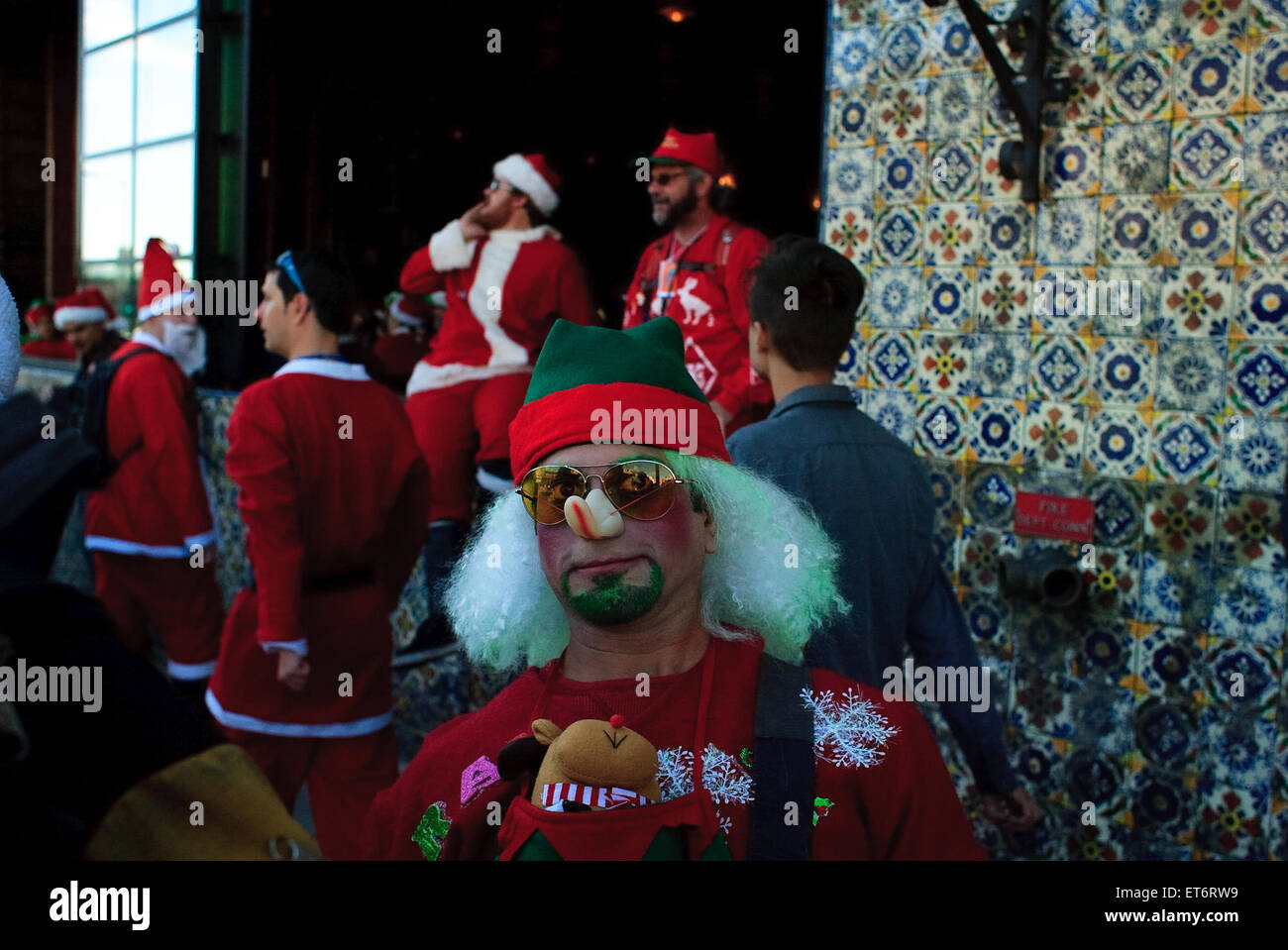 LA SantaCon 2014 - Convention du Père Noël à Hollywood avec : Atmosphère, Santa Où : Hollywood, California, United States Quand : 14 Déc 2014 Crédit : Tony Forte/WENN Banque D'Images