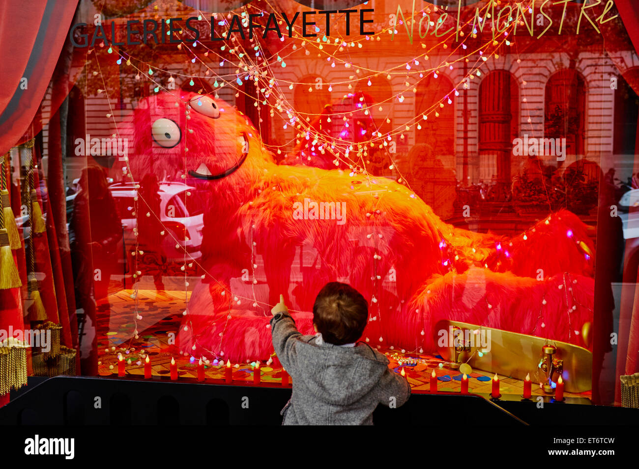 France, Paris (75), vitrine de Noel aux Galeries Lafayette Banque D'Images