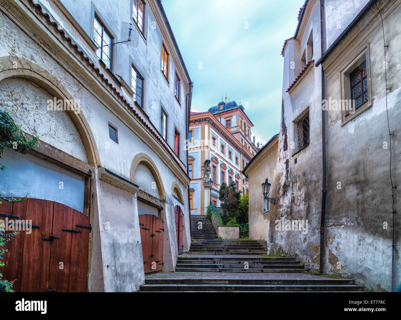 Les rues et les bâtiments de Mala Strana à Prague Banque D'Images