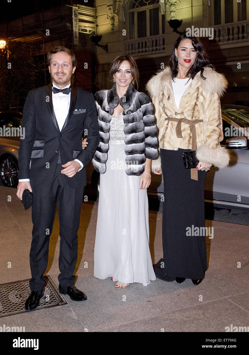 2014 Mujer Hoy Awards à l'hôtel Palace - l'extérieur des arrivées avec : Juan Pena, Sonia Gonzalez Y Vania Millan Où : Madrid, Espagne Quand : 16 Déc 2014 Crédit : Oscar Gonzalez/WENN.com Banque D'Images