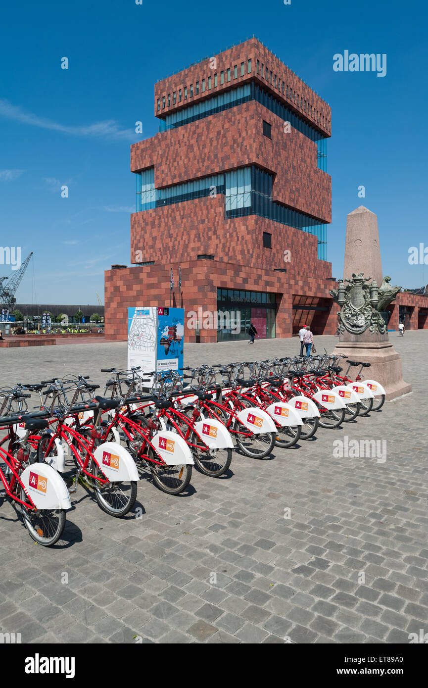 Belgique, Anvers, Velo Bike en face du MAS Banque D'Images