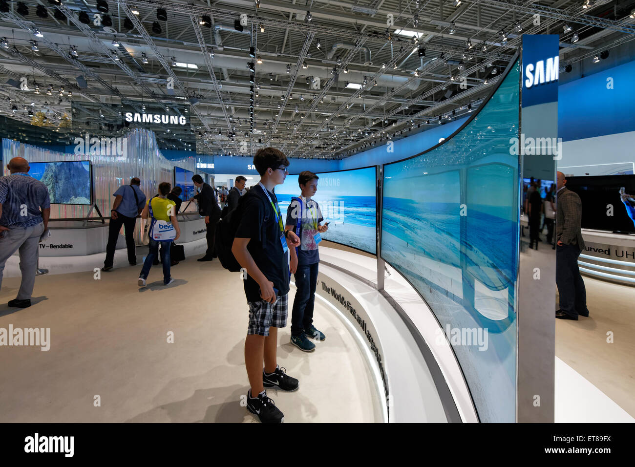 Berlin, Allemagne, visite le stand de Samsung à l'IFA 2014 Banque D'Images