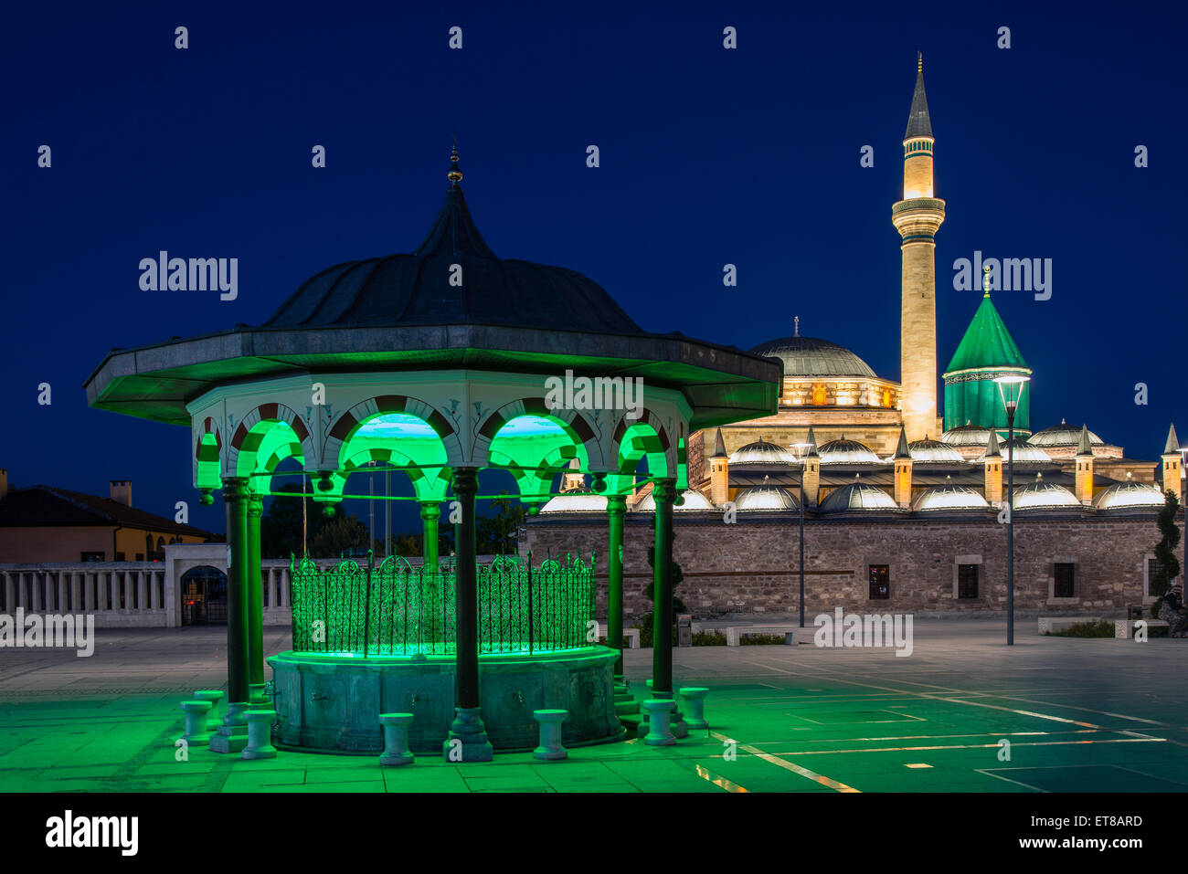 Vue de nuit du musée de Mevlana, Konya, Turquie Banque D'Images