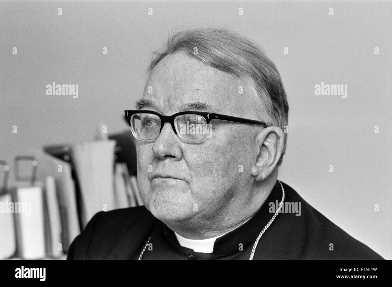 Le docteur Patrick Dwyer, l'Église catholique romaine, archevêque de Birmingham, illustré, 22 décembre 1975. Le docteur Patrick Dwyer alias G P Dwyer, George Patrick Dwyer. Banque D'Images