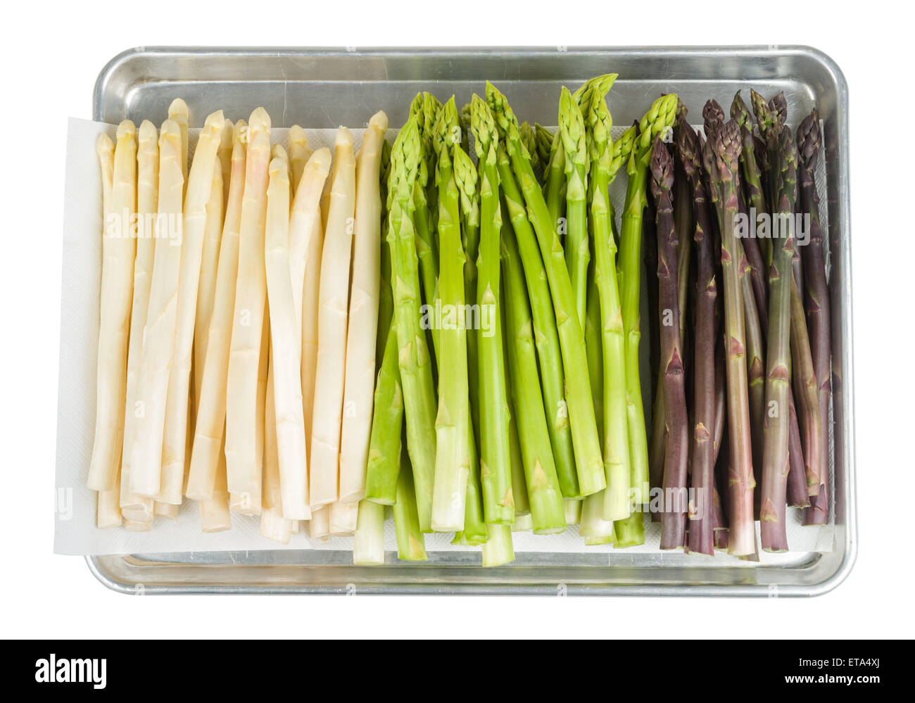 Bande d'asperges blanches fraîches sur la lèchefrite isolated on white Banque D'Images