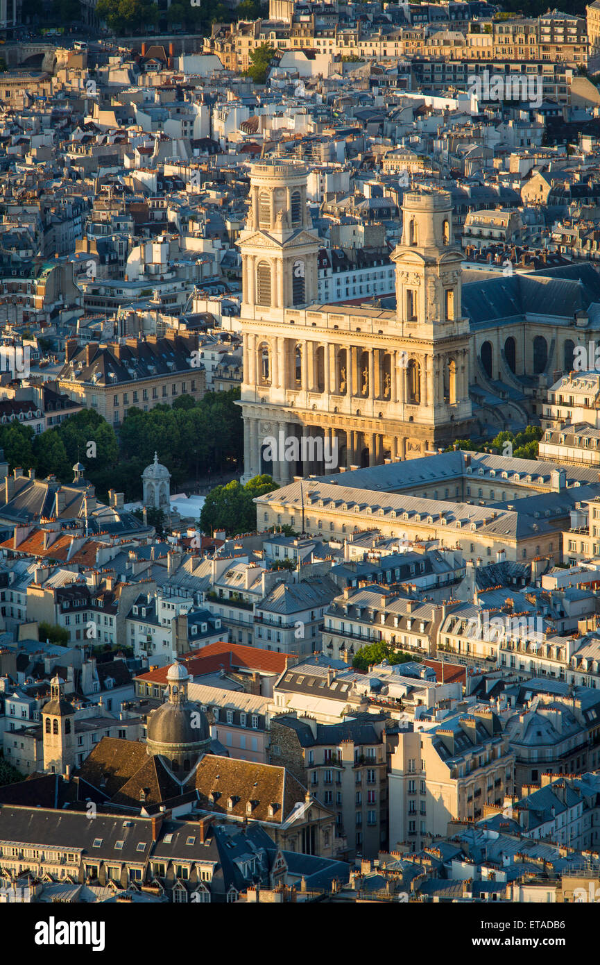 Vue supérieure de l'Eglise Saint Sulpice, Paris, France Banque D'Images