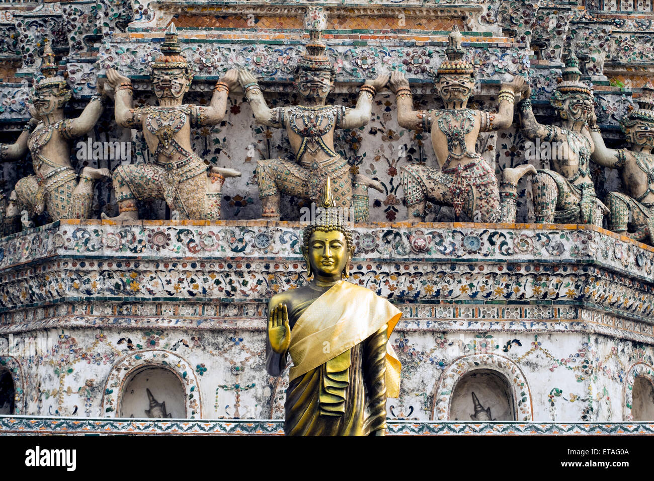 Asie Thaïlande, Bangkok. Wat Arun. Statue de Bouddha. Banque D'Images
