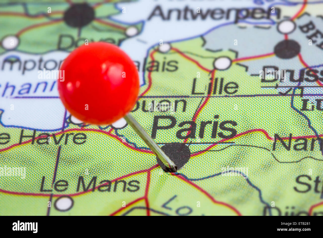 Close-up d'une punaise rouge dans un plan de Paris Banque D'Images