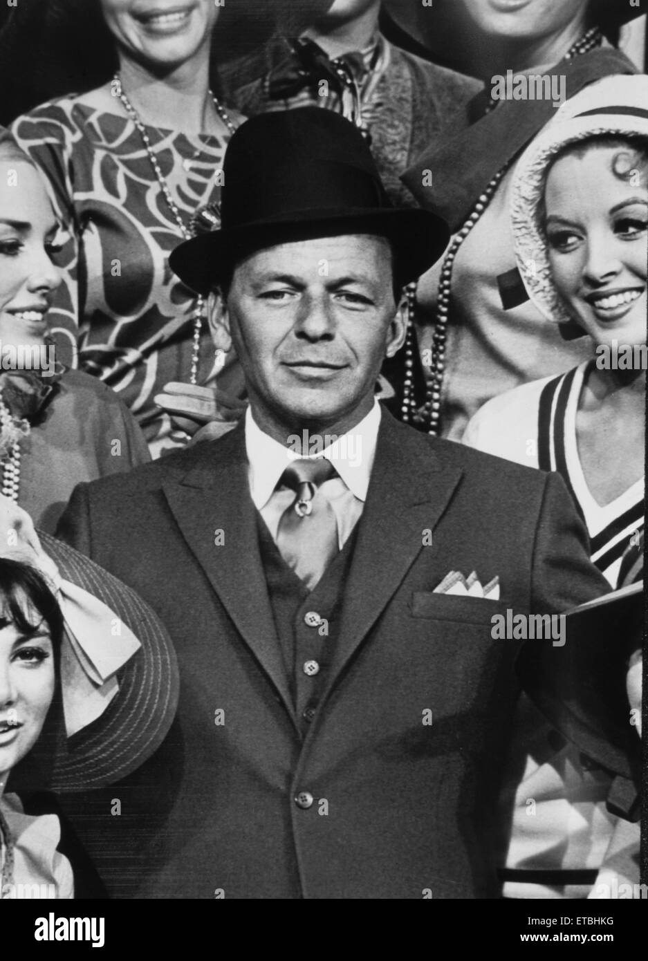 Frank Sinatra, Portrait publicitaire du film 'Robin et les hottes 7', 1964 Banque D'Images