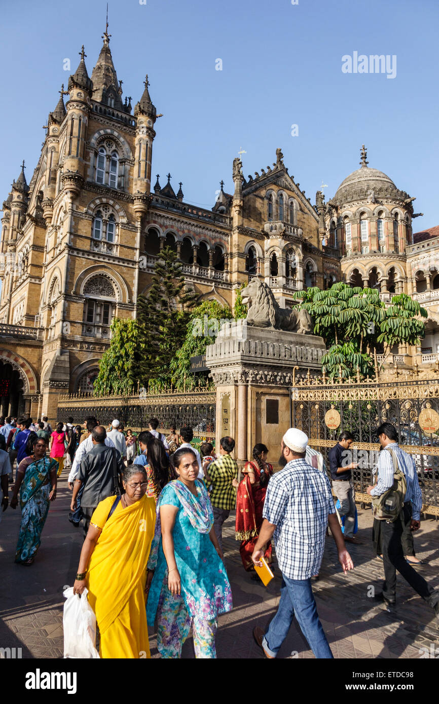 Mumbai Inde,fort Mumbai,Chhatrapati Shivaji Central Railways Station Terminus Area,Victorian Italianate Renaissance Gothique architecture,Mugha traditionnel Banque D'Images