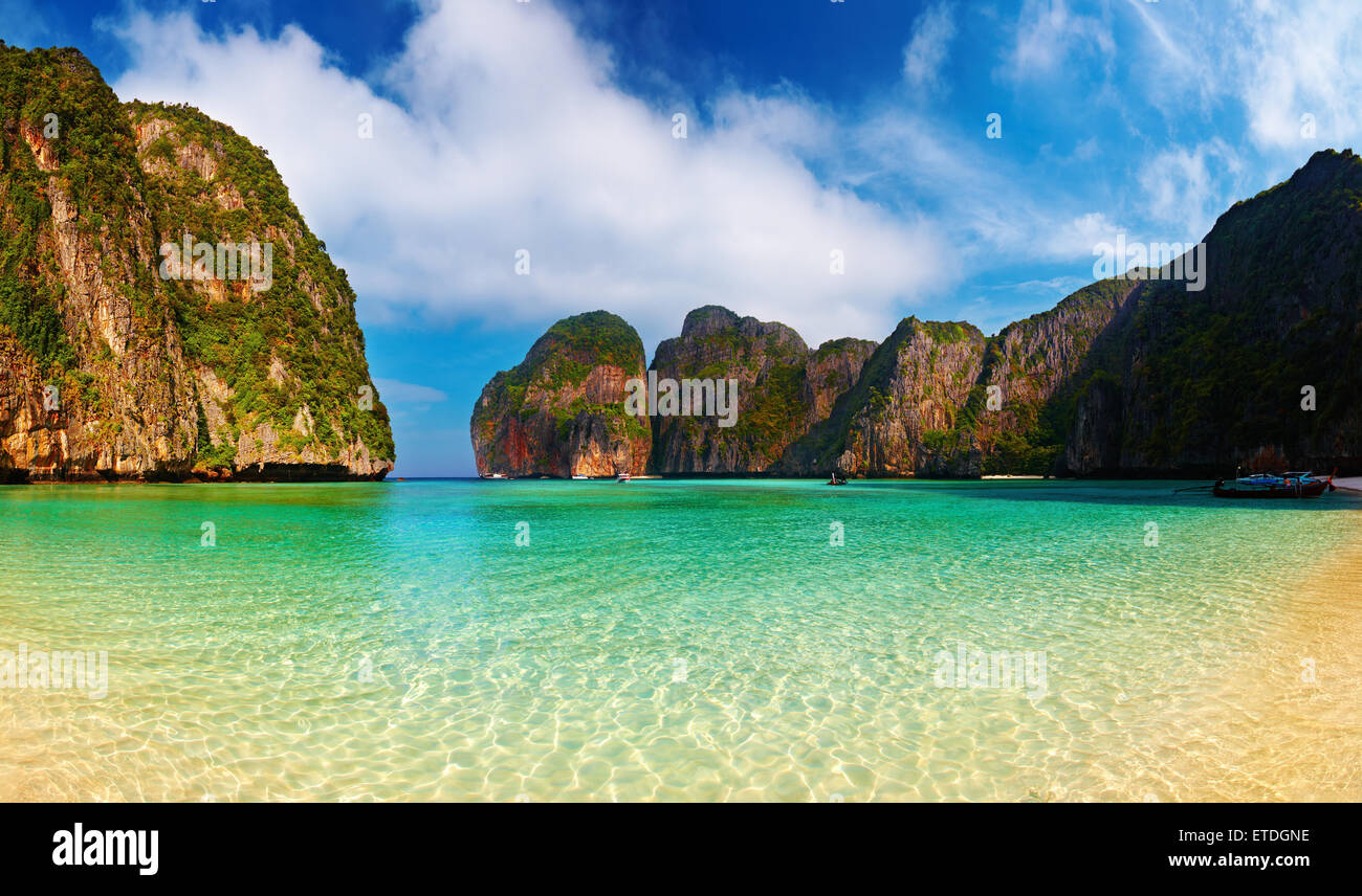 Tropical beach, Maya Bay, la mer d'Andaman, Thaïlande Banque D'Images