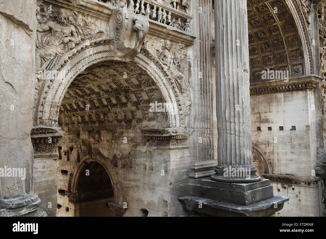Arco di Settimio Serero (Arch of Septimius Severus) dans le Forum à Rome Banque D'Images