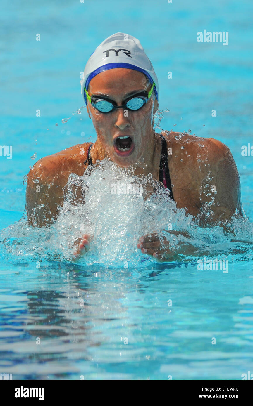 Rome, Italie. 13 Juin, 2015. 52e Trofeo Settecolli la natation. Fantine Lessafre (FRA) mise en concurrence dans le 400 m quatre nages pour les femmes : Action Crédit Plus Sport/Alamy Live News Banque D'Images