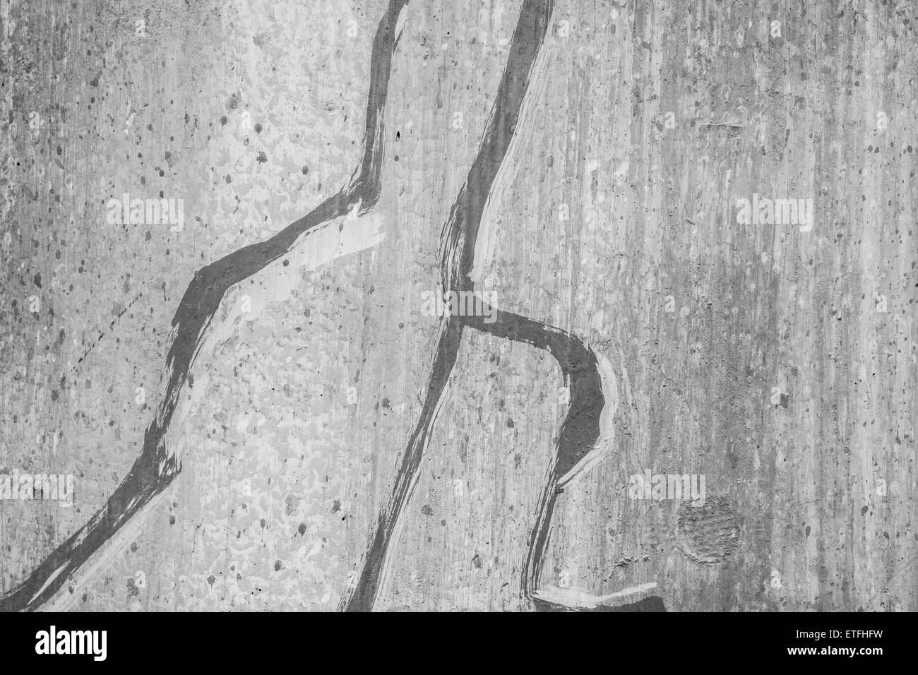 Pour sceller les fissures dans le ciment gris de l'extérieur des murs de fondation forme pattern. Banque D'Images