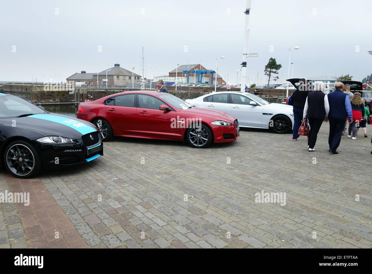 Voitures sur Whitehaven Harbour pour le salon de l'automobile 2015 whitehaven Banque D'Images